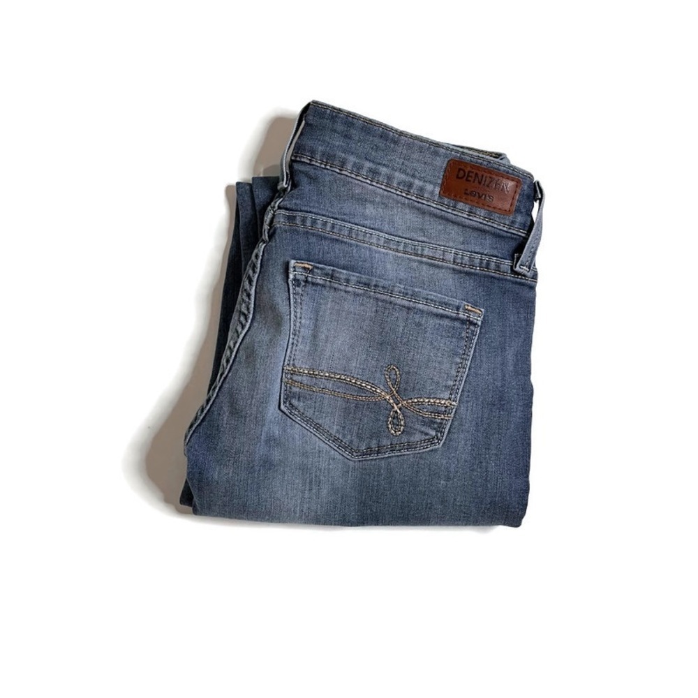 Levi's Denizen skinny jeans size 0 waist 24 color light blue